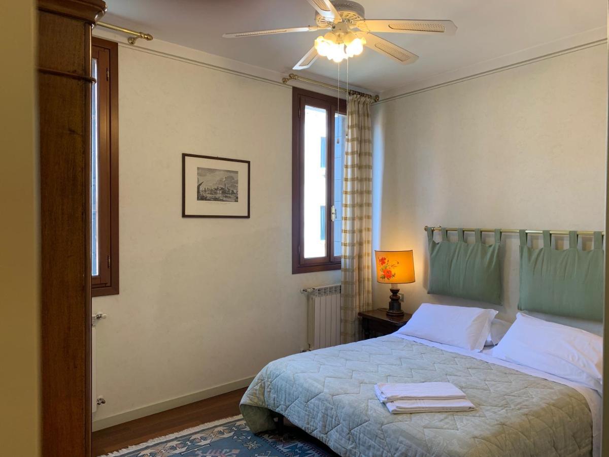 Casa Verde Canal View Apartment Venice