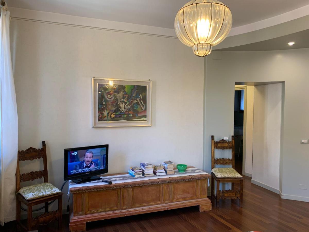 Apartment Casa Verde Canal View Venice